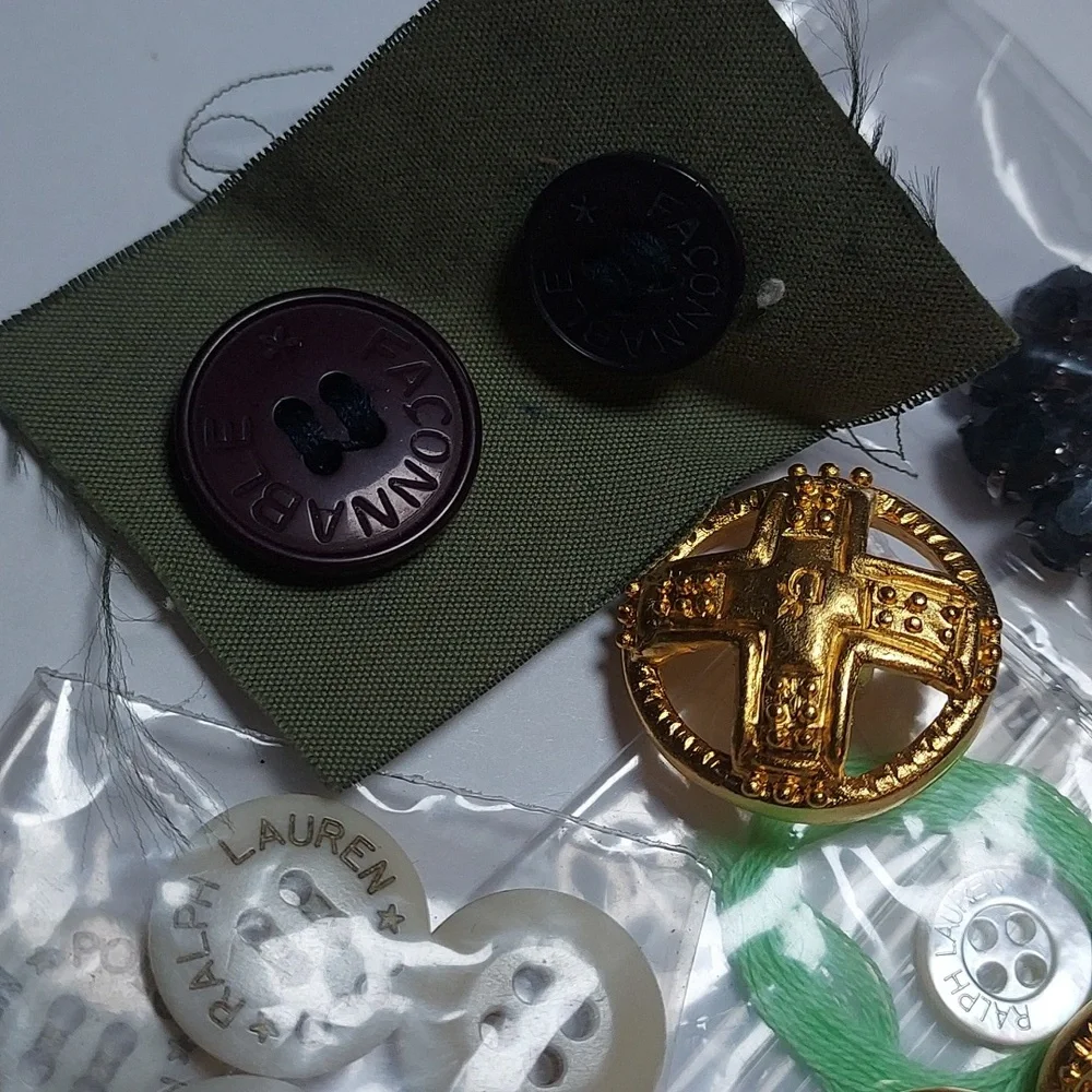 Lot of Vintage Buttons Sewing Handcrafts